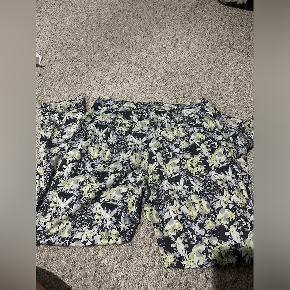Lululemon Floral Joggers - Picture 2 of 3